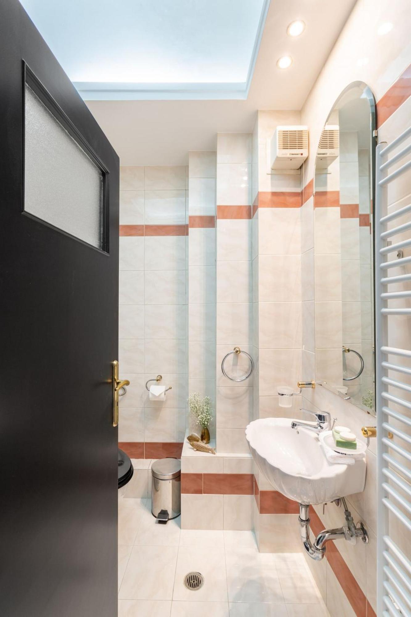 Fresh Detailed Stylish Apartment At Acropolis أثينا المظهر الخارجي الصورة